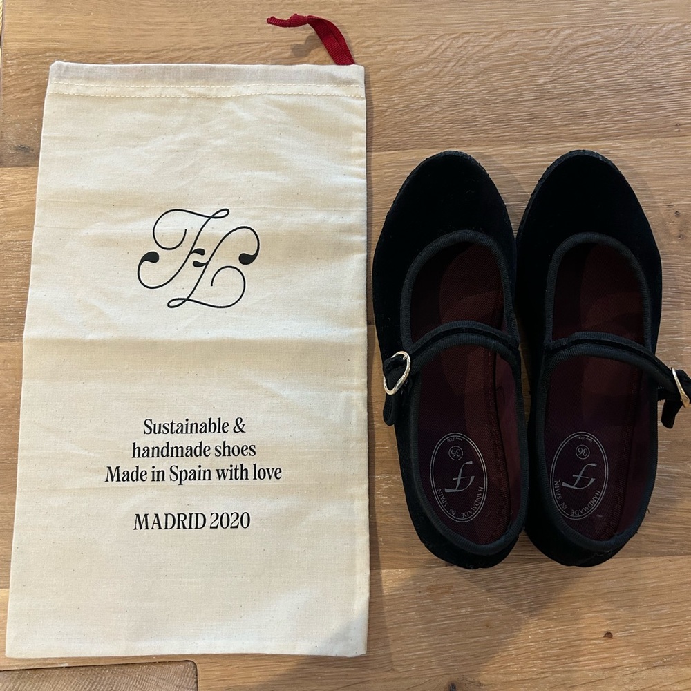 Flabelus Velvet & Rubber Mary Jane’s